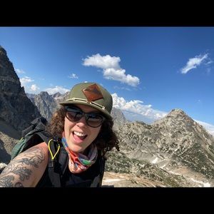 Meet your Posher, Alisa